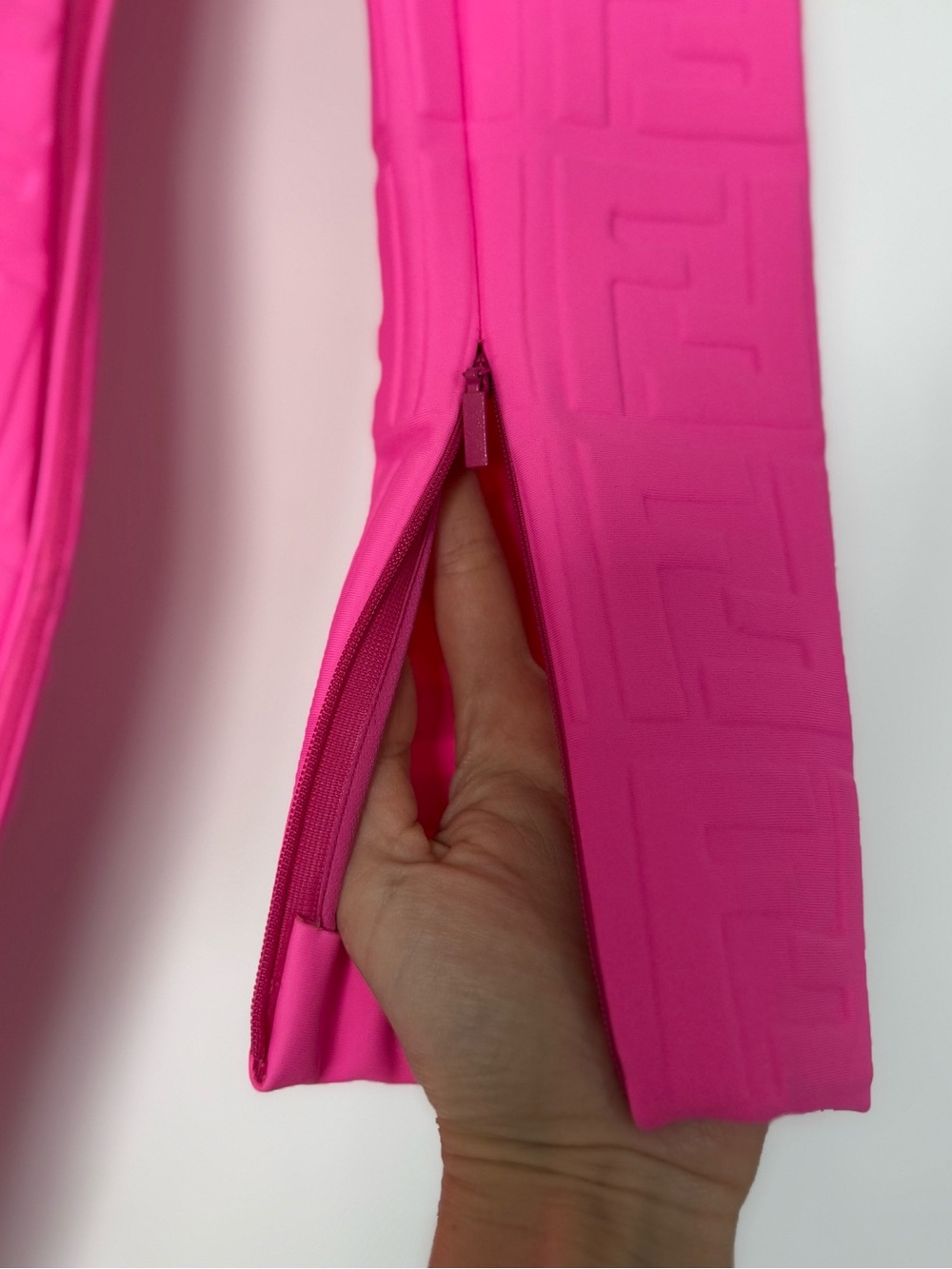 NWT Fendi x Nicki Minaj capsule collection pink dress 40 4 $2,200 - Picture 16 of 16